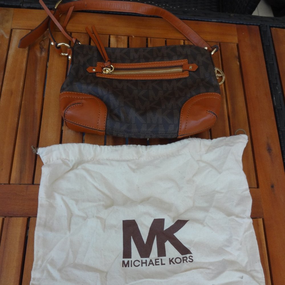 Michael Kors Logo Leather Purse Handbag with Dust Bag
